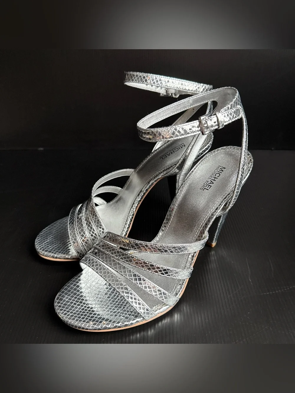 NIB Michael Kors Silver Leather Kimmy Strappy Sandal Heels Women’s Size 9.5